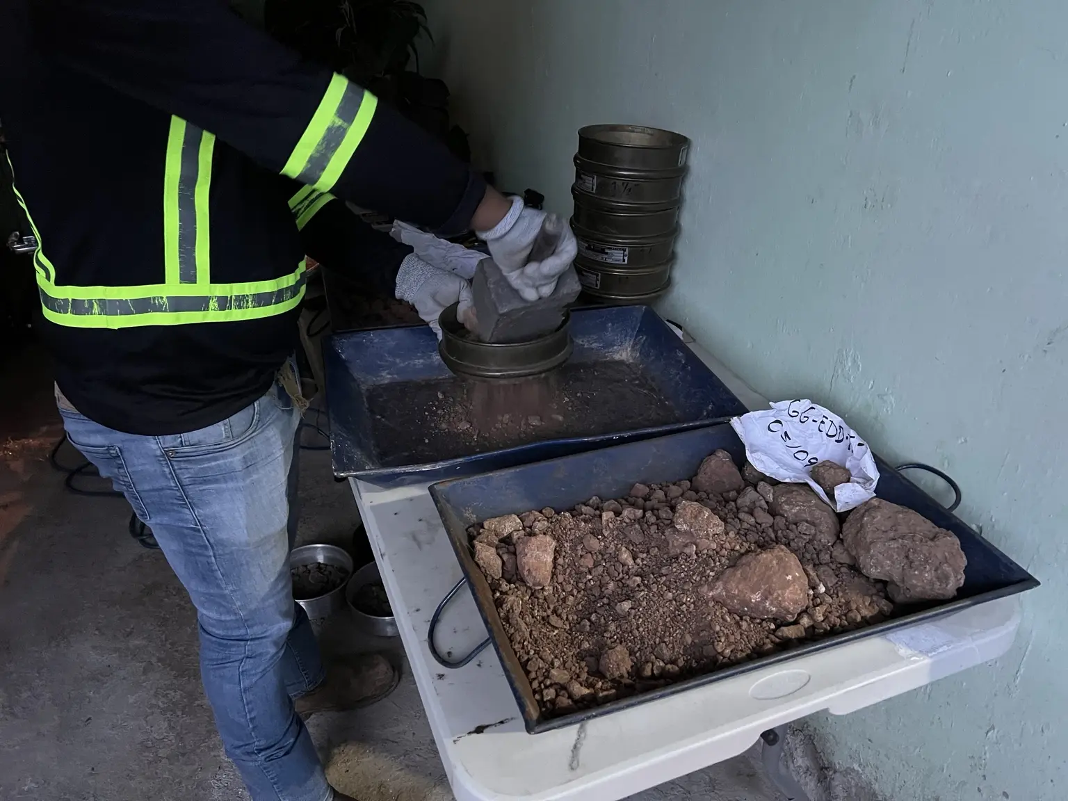 Ensaye de granulometría con tamices
