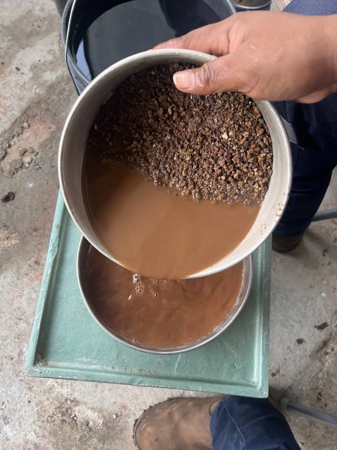 Material sumergido durante proceso de lavado o saturación
